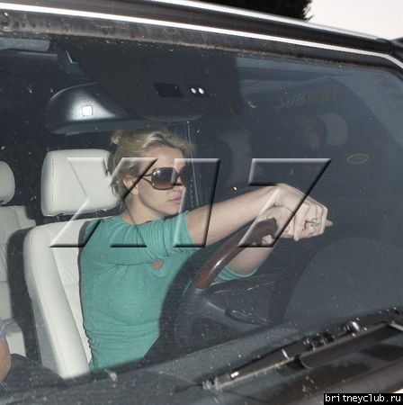 Бритни и Джейсон в Беверли Хиллз08.jpg(Бритни Спирс, Britney Spears)