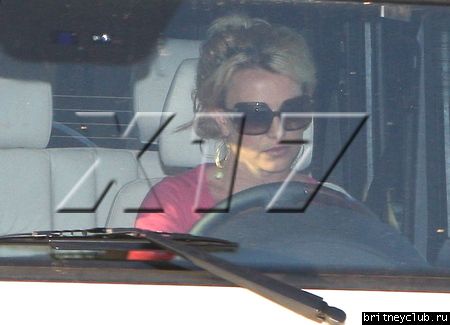 Бритни на бензоколонке15.jpg(Бритни Спирс, Britney Spears)