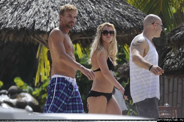 Бритни отдыхает в Мехико26.jpg(Бритни Спирс, Britney Spears)