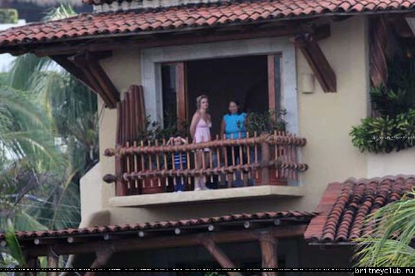 Бритни в отеле Tides Zihuatanejo в Мексике06.jpg(Бритни Спирс, Britney Spears)