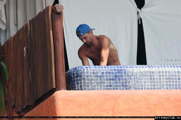 Бритни в отеле Tides Zihuatanejo в Мексике10.jpg(Бритни Спирс, Britney Spears)