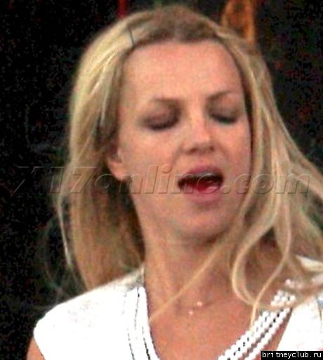 Бритни посещает кинотеатр05.jpg(Бритни Спирс, Britney Spears)