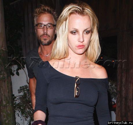 Бритни уезжает из ресторана Little Door22.jpg(Бритни Спирс, Britney Spears)