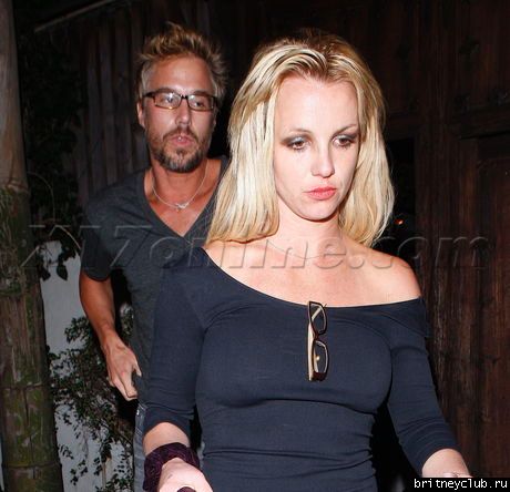 Бритни уезжает из ресторана Little Door24.jpg(Бритни Спирс, Britney Spears)