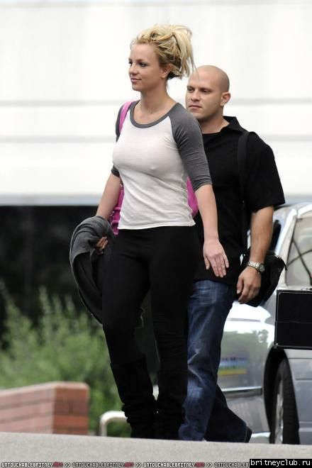Бритни уезжает из отеля Hyatt в Перте15.jpg(Бритни Спирс, Britney Spears)