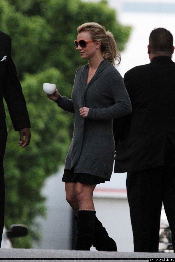 Бритни уезжает из отеля Hyatt02.jpg(Бритни Спирс, Britney Spears)