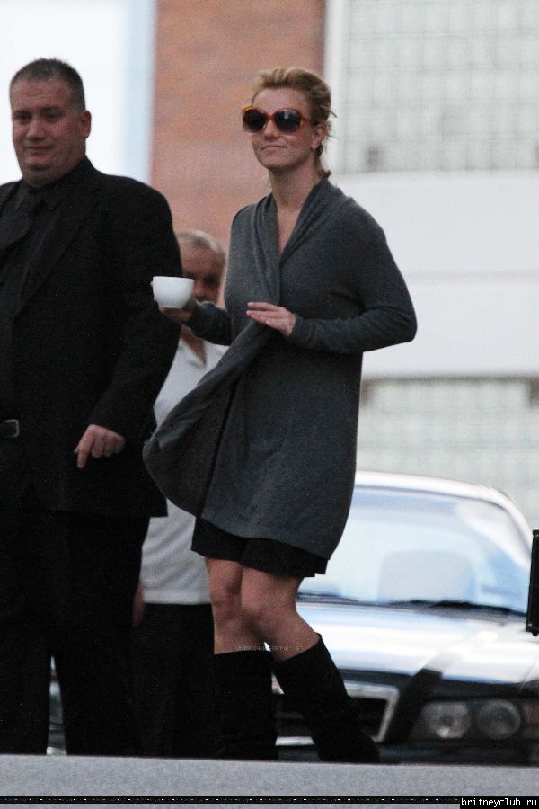 Бритни уезжает из отеля Hyatt05.jpg(Бритни Спирс, Britney Spears)