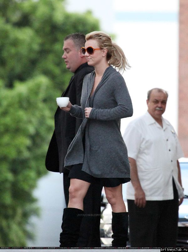 Бритни уезжает из отеля Hyatt11.jpg(Бритни Спирс, Britney Spears)
