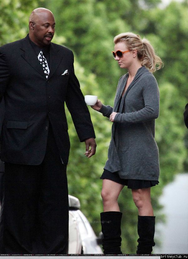 Бритни уезжает из отеля Hyatt19.jpg(Бритни Спирс, Britney Spears)