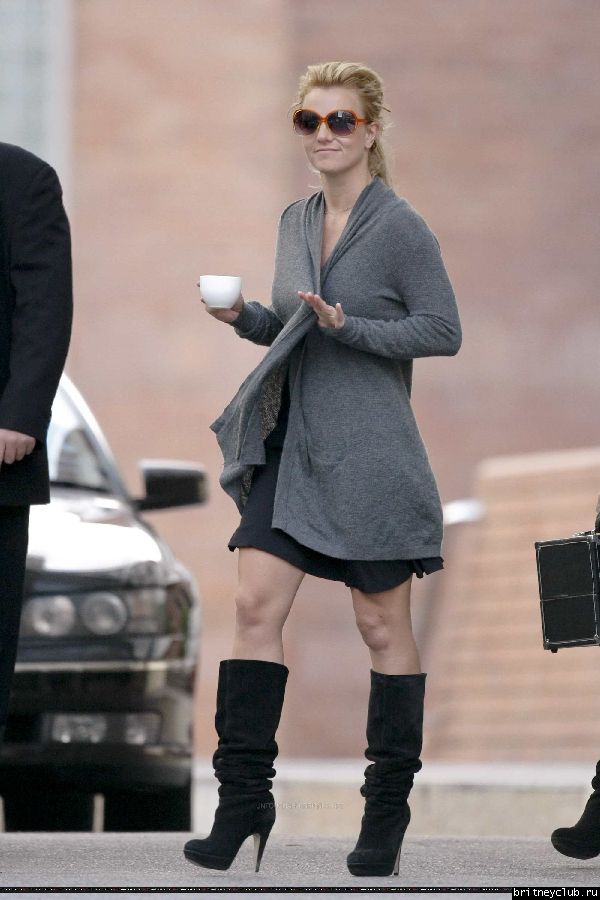 Бритни уезжает из отеля Hyatt20.jpg(Бритни Спирс, Britney Spears)