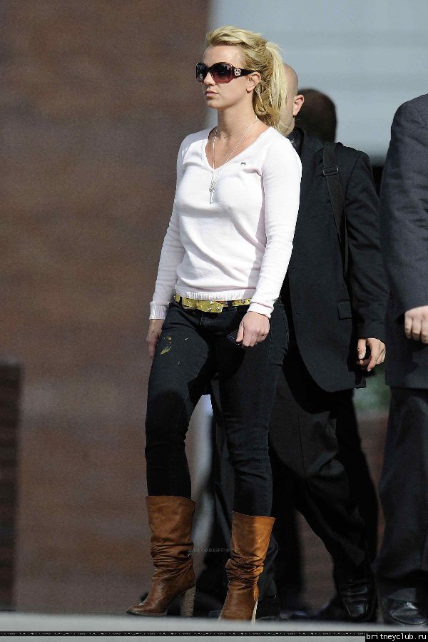 Бритни уезжает из отеля Hyatt05.jpg(Бритни Спирс, Britney Spears)