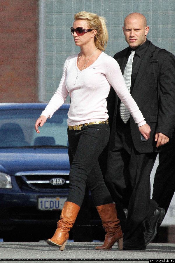 Бритни уезжает из отеля Hyatt11.jpg(Бритни Спирс, Britney Spears)