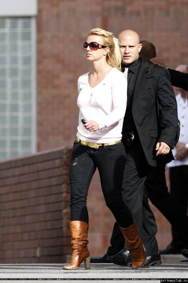 Бритни уезжает из отеля Hyatt14.jpg(Бритни Спирс, Britney Spears)