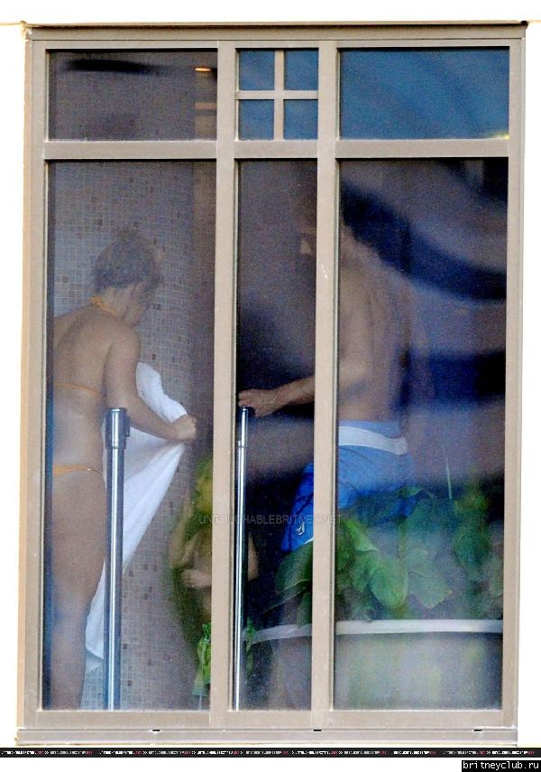 Бритни с детьми в бассеине28.jpg(Бритни Спирс, Britney Spears)