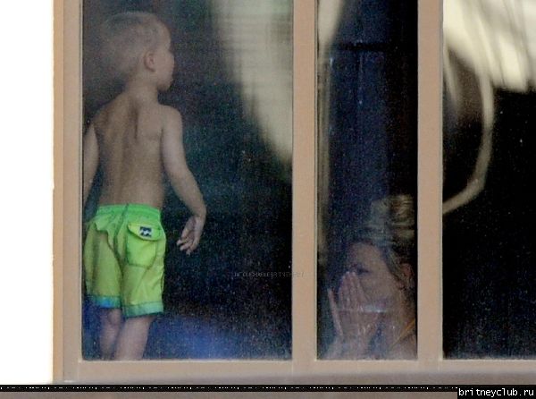 Бритни с детьми в бассеине32.jpg(Бритни Спирс, Britney Spears)