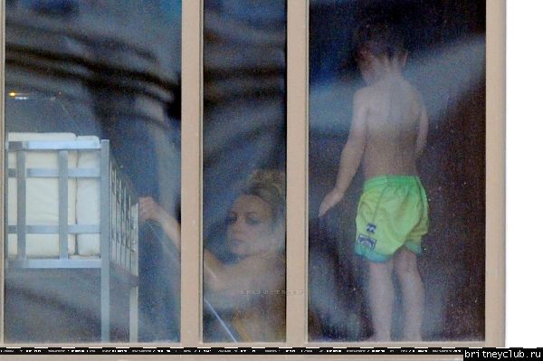 Бритни с детьми в бассеине38.jpg(Бритни Спирс, Britney Spears)