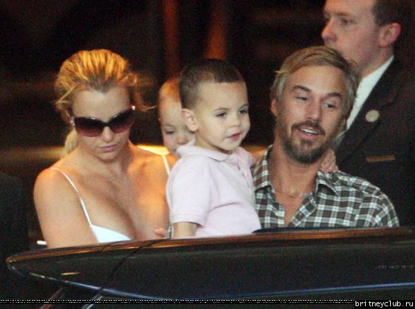 Бритни уезжает из отеля в Мельбруне20.jpg(Бритни Спирс, Britney Spears)