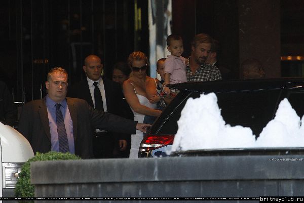 Бритни уезжает из отеля в Мельбруне29.jpg(Бритни Спирс, Britney Spears)