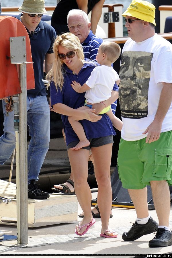 Бритни у крейсера Oscar036.jpg(Бритни Спирс, Britney Spears)