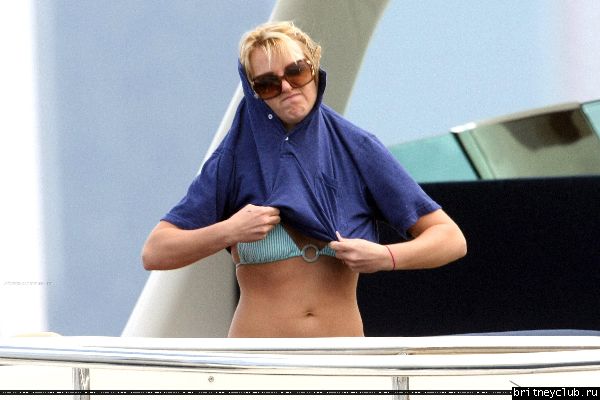 Бритни у крейсера Oscar057.jpg(Бритни Спирс, Britney Spears)