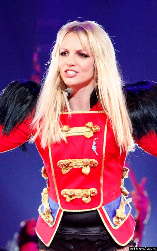 http://www.britneyclub.ru/i/2009/11/29/November292009AdelaideAustraliaFanPictures/m/17.jpg