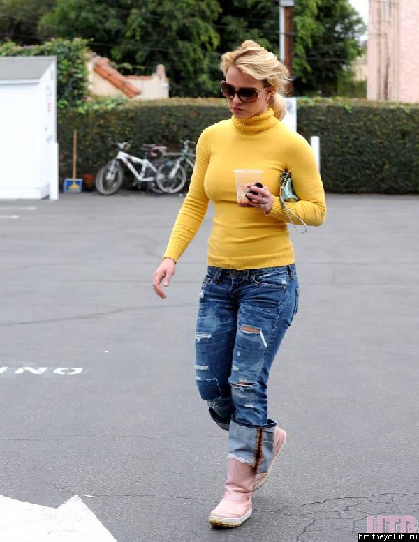 Бритни и Джейсон на шоппинге в Западном Голливуде34.jpg(Бритни Спирс, Britney Spears)