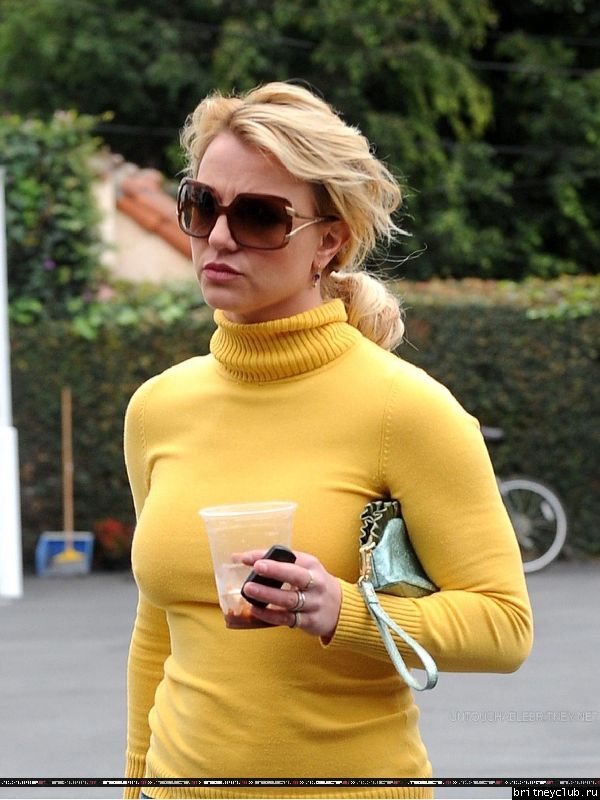 Бритни и Джейсон на шоппинге в Западном Голливуде39.jpg(Бритни Спирс, Britney Spears)