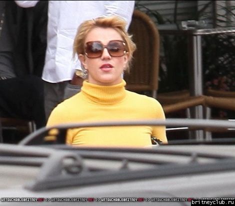Бритни и Джейсон на шоппинге в Западном Голливуде45.jpg(Бритни Спирс, Britney Spears)
