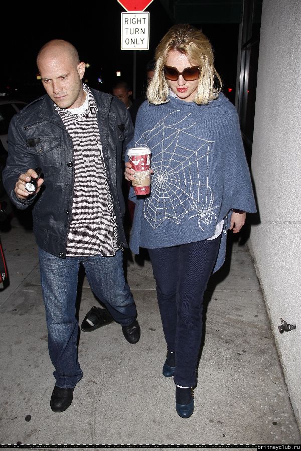 Бритни в Starbucks15.jpg(Бритни Спирс, Britney Spears)