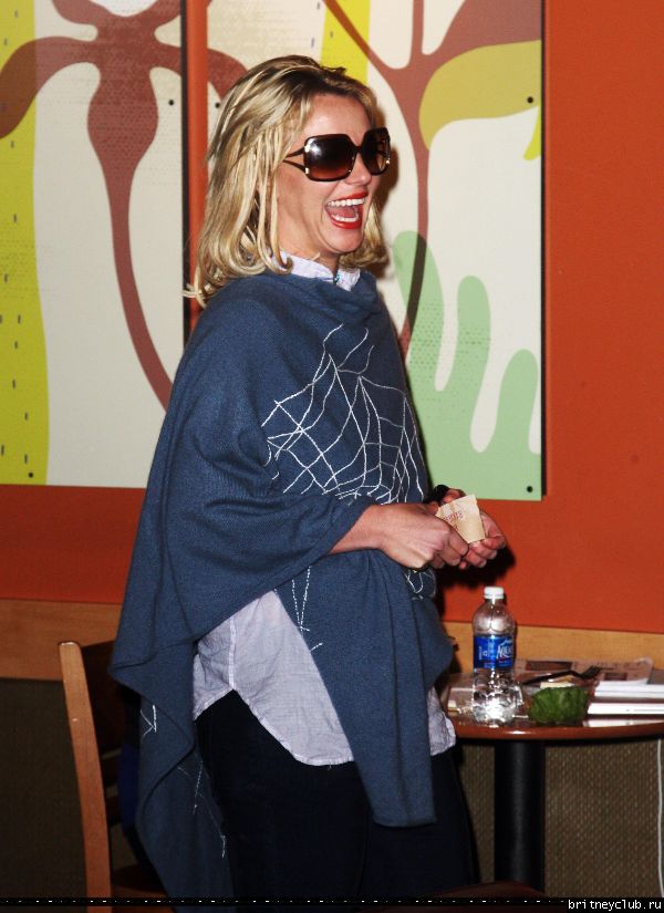Бритни в Starbucks34.jpg(Бритни Спирс, Britney Spears)