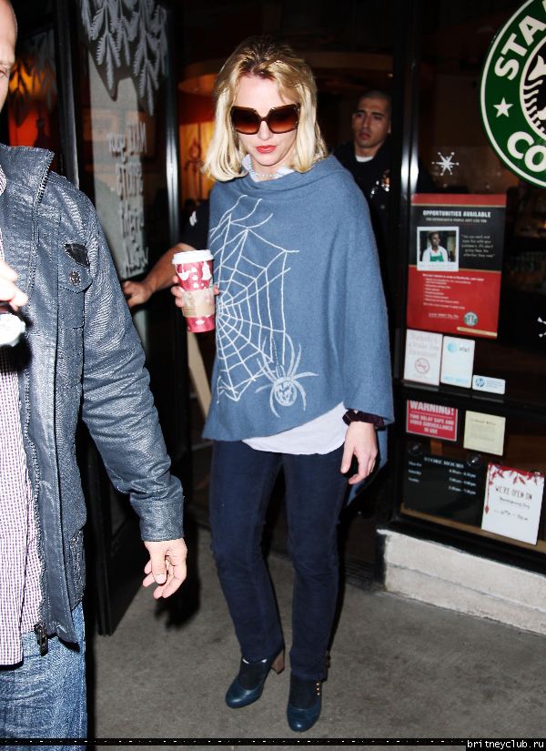 Бритни в Starbucks51.jpg(Бритни Спирс, Britney Spears)