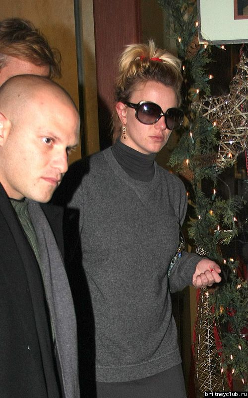 Бритни посещает спа-салон Townhouse Spabritney-spears-12209-8.jpg(Бритни Спирс, Britney Spears)
