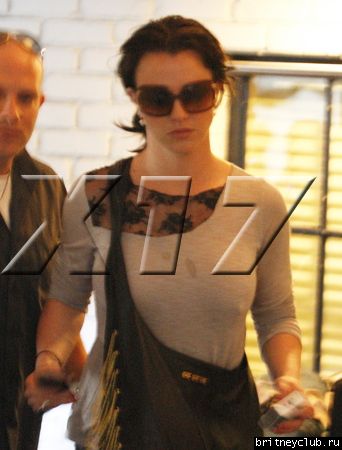 Бритни прибыла в отель Chateau Marmont02.jpg(Бритни Спирс, Britney Spears)
