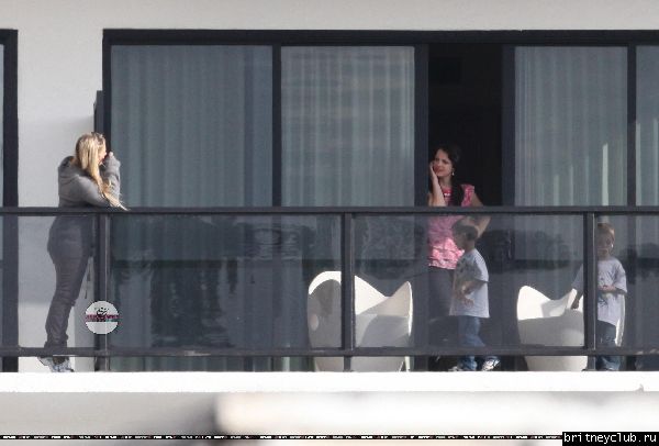 Бритни с детьми в отеле Mondrian30.jpg(Бритни Спирс, Britney Spears)