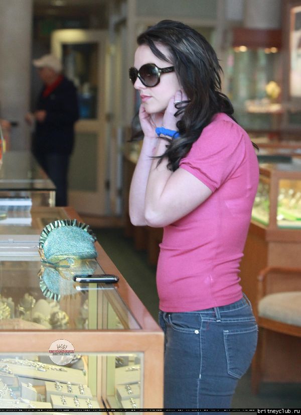 Бритни на шоппинге в Калабасасе27.jpg(Бритни Спирс, Britney Spears)