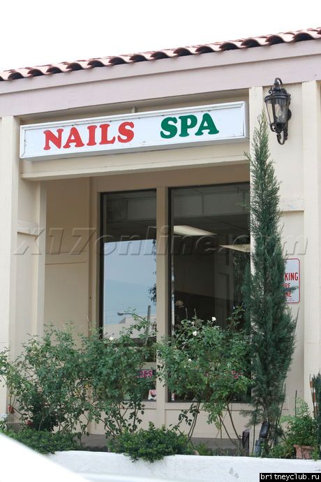 Бритни в спа-салоне Nails Spa61.jpg(Бритни Спирс, Britney Spears)