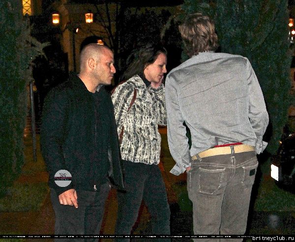 2010.01.20 - Бритни и Джейсон в Калабасасе03.jpg(Бритни Спирс, Britney Spears)