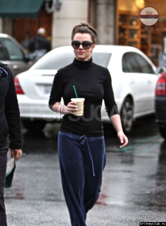 Бритни  посещает Starbucks2.jpg(Бритни Спирс, Britney Spears)