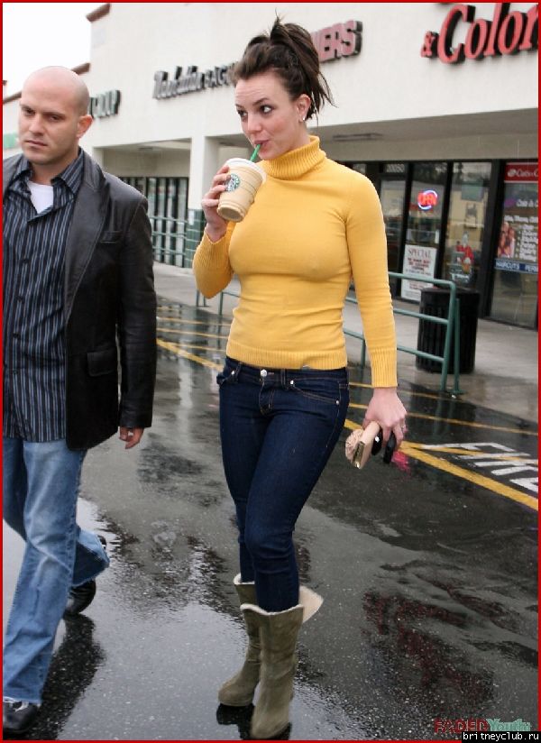 Бритни в Starbucks08.jpg(Бритни Спирс, Britney Spears)