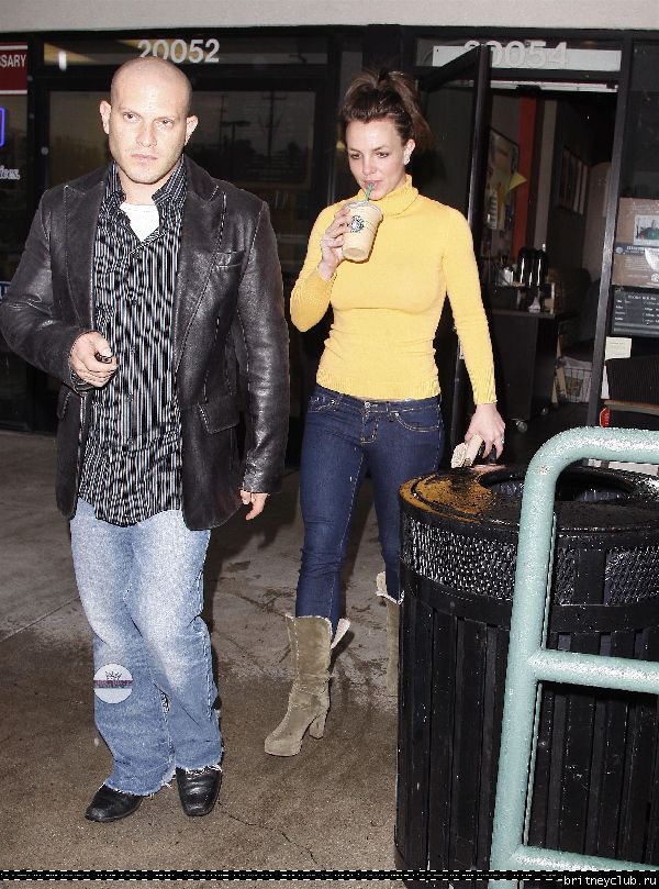 Бритни в Starbucks27.jpg(Бритни Спирс, Britney Spears)