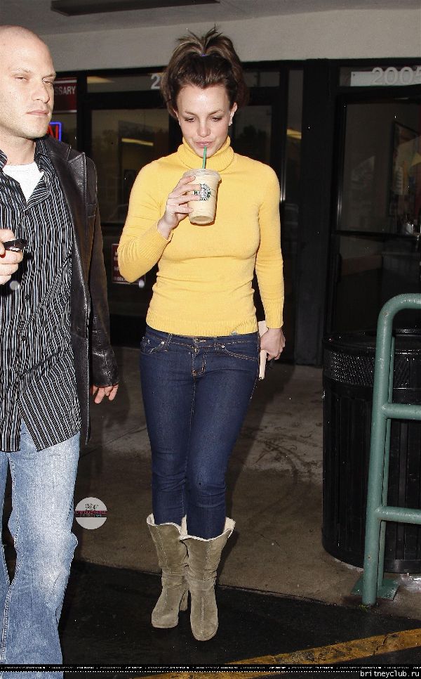 Бритни в Starbucks28.jpg(Бритни Спирс, Britney Spears)