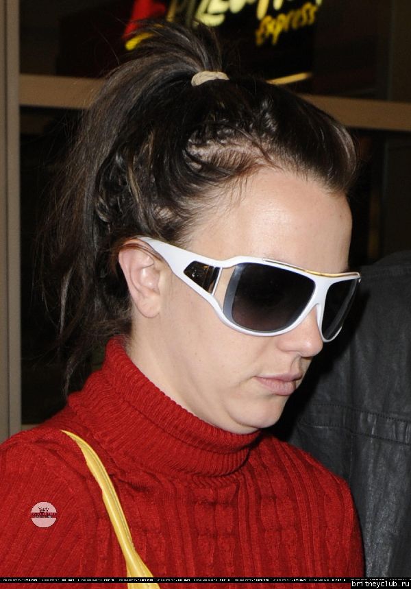 Бритни и Джейсон в аэропорту Майями29.jpg(Бритни Спирс, Britney Spears)