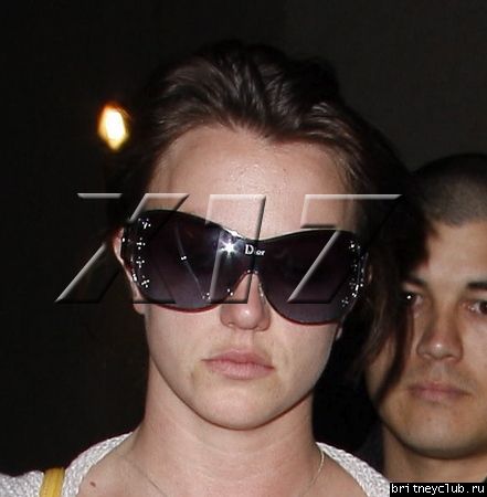 Бритни приехала в салон красоты01.jpg(Бритни Спирс, Britney Spears)