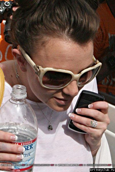 Бритни на шоппинге в Голливуде005.jpg(Бритни Спирс, Britney Spears)