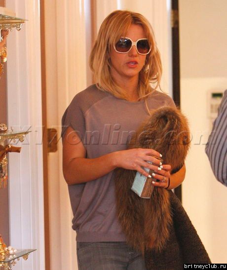 Бритни на шоппинге в бутике Vionnet 001.jpg(Бритни Спирс, Britney Spears)