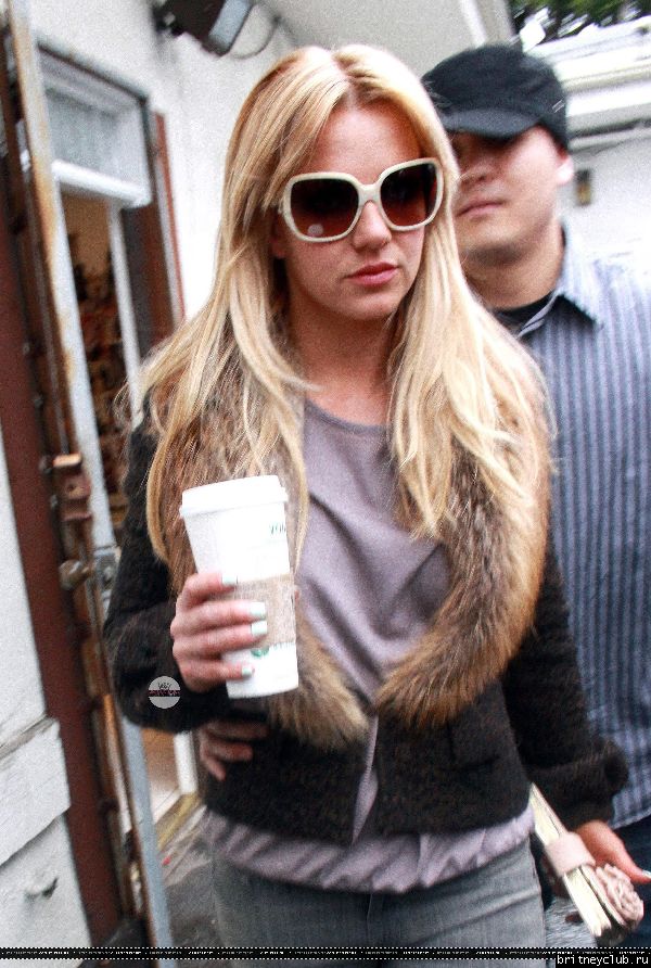 Бритни на шоппинге в бутике Vionnet 070.jpg(Бритни Спирс, Britney Spears)