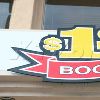 Бритни в книжном магазине One Dollar Book