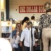Бритни в книжном магазине One Dollar Book