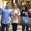 Бритни с мамой на шоппинге в Glendale Galleria