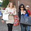 Бритни с мамой на шоппинге в Glendale Galleria